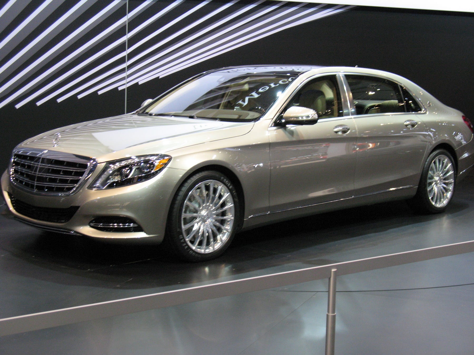 New MercedesBenz SClass 2016 S 400 L Photos Prices And Specs in Saudi  Arabia